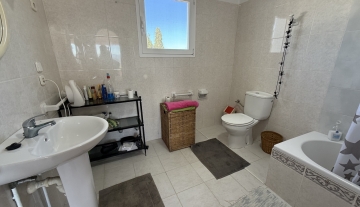 Resa estates ibiza for sale te koop villa huis zwembad san jose bathroom .jpeg